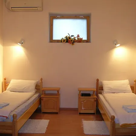 Guest Zelenka Veliko Tarnovo