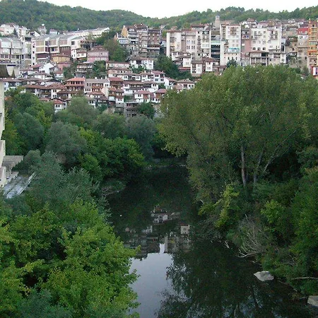 Guest Zelenka Veliko Tarnovo